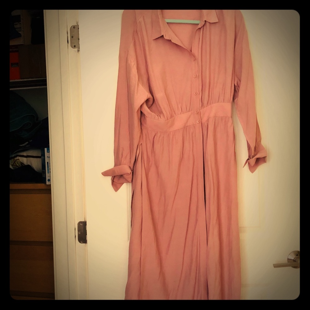 Long dress with side slots